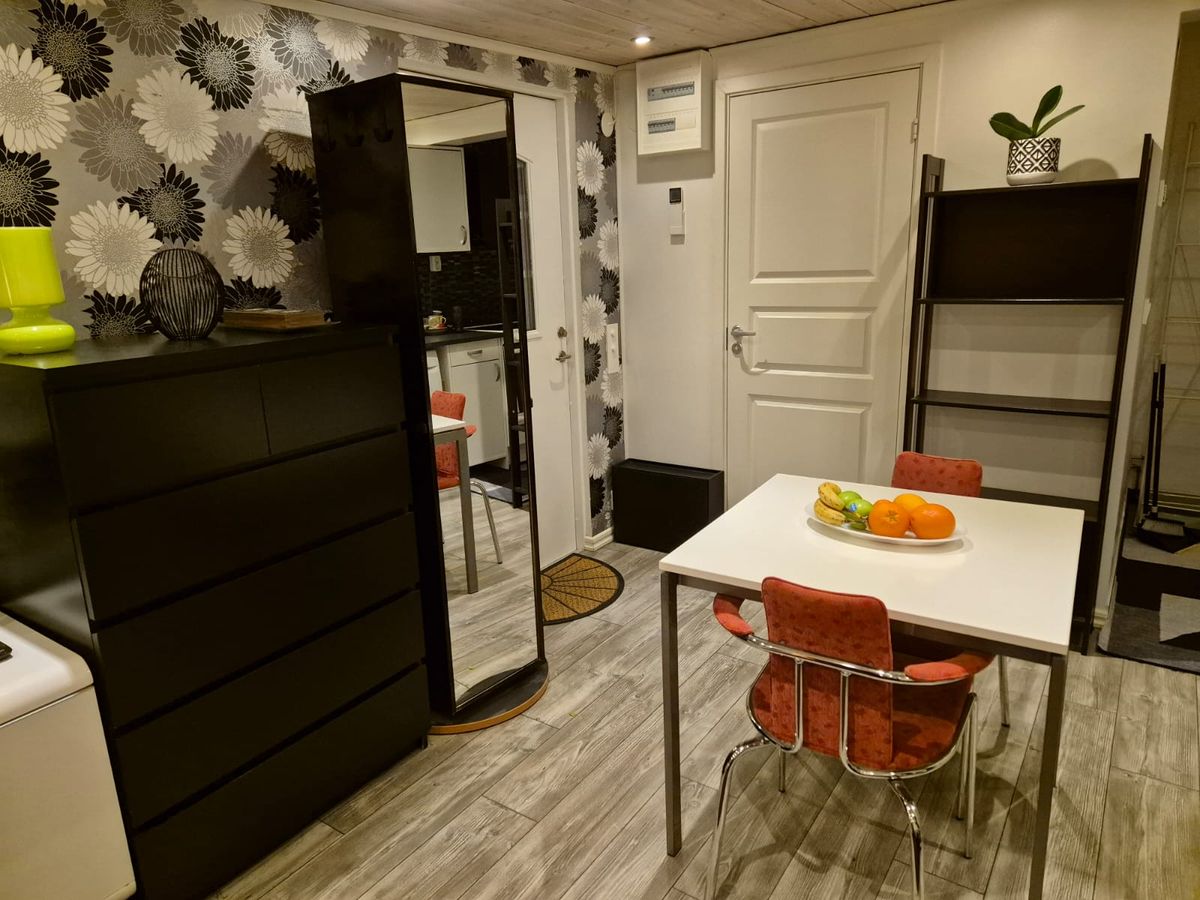 Fyrfatsvägen 5 · 1 rum · 25 kvm – bild 4