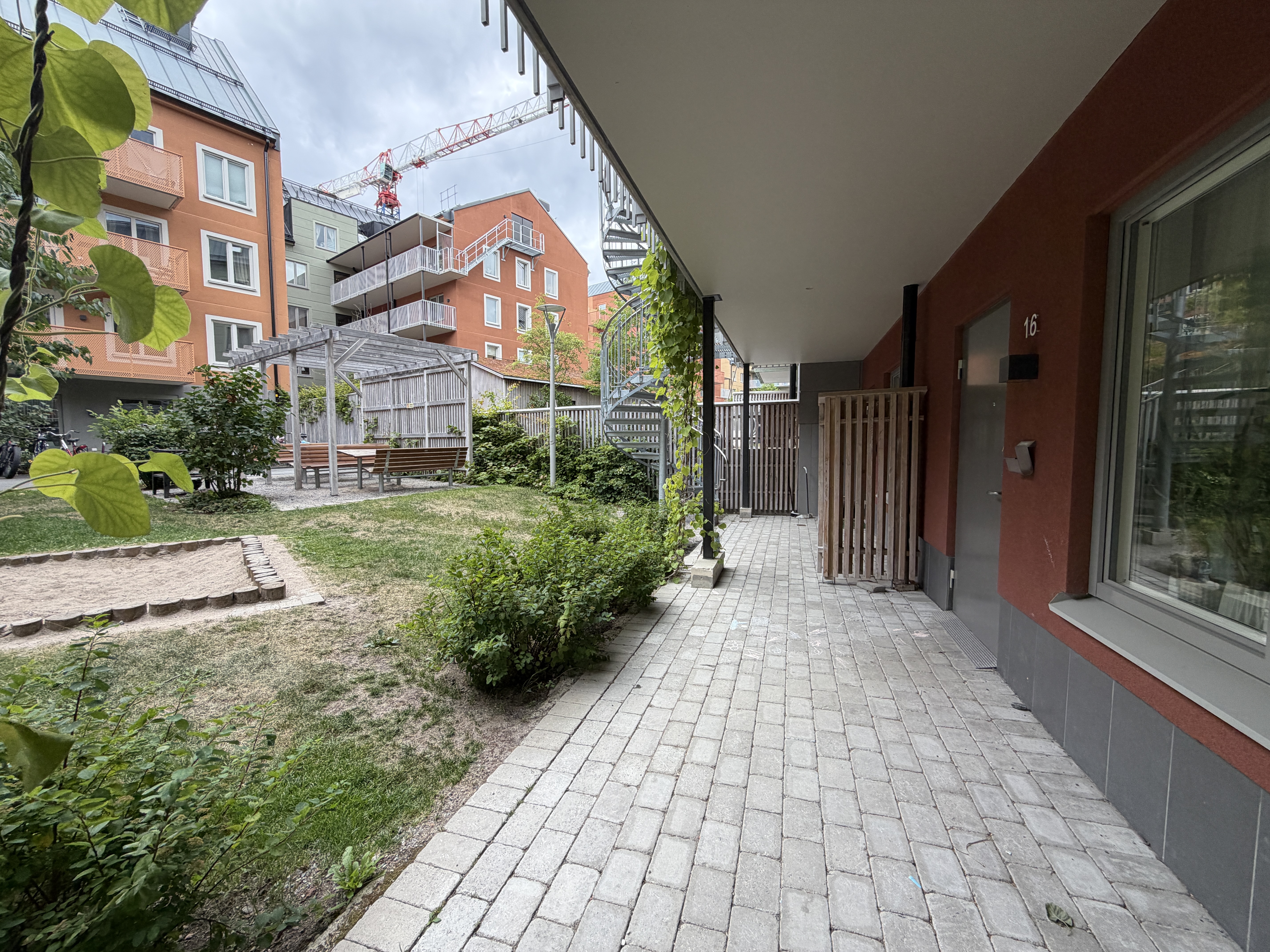 Höskullegränd 16
