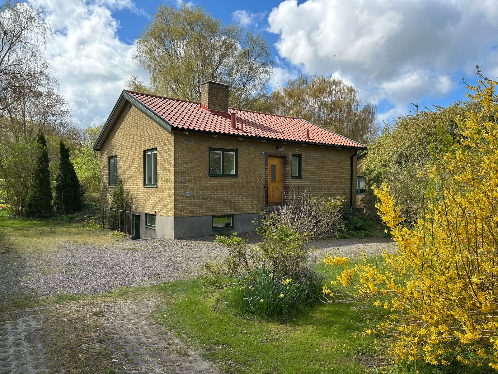 Radhusvägen 6