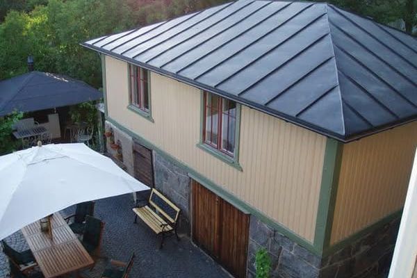 Charmigt minihus i Duvbo med uteplats