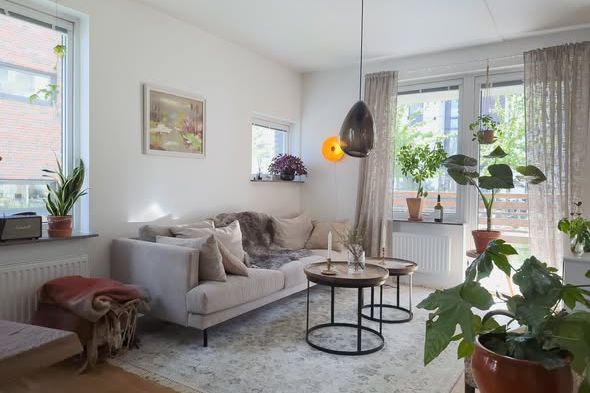 Möblerad 2:a i Ormesta med parkering