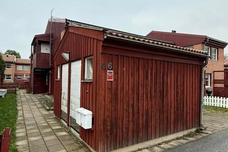 Familjevänligt 3:a radhus i Tumba med altan