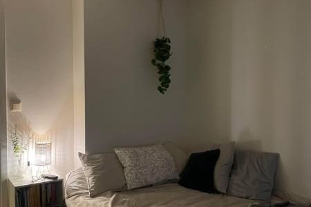 Studentrum uthyres – centralt och möblerat