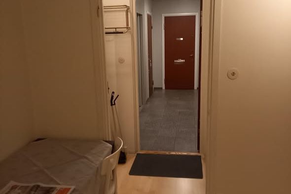 Möblerad 1.5a nära T-bana Sätra