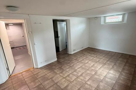 Källar-1a 25kvm Hedlunda – inkl el