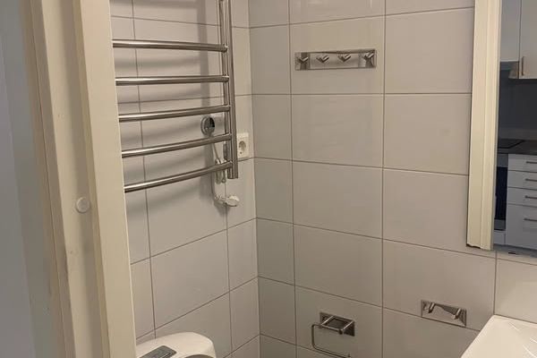 Charmig 1:a med förstahandskontrakt