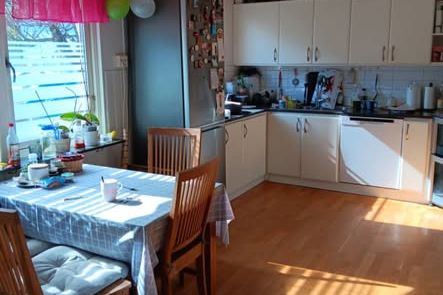Rådhus 100 kvm i Åkersberga med altan