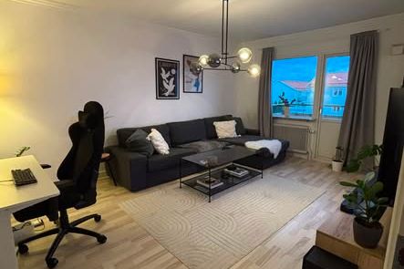 Ljus 2:a på Antenngatan, överst