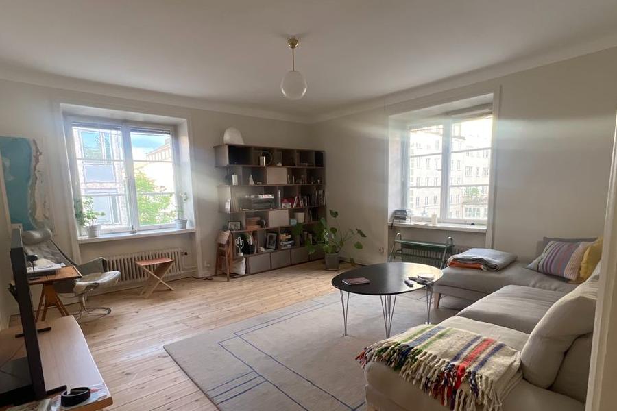 Ljus och stor lägenhet mitt på Södermalm