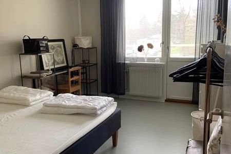 Möblerat rum i Farsta med sjönära läge