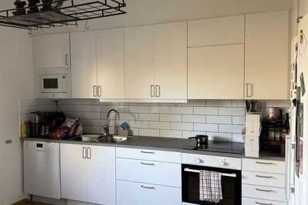 Ljus 3 rok med stor uteplats i Sisjön
