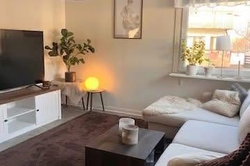 Renoverad 2:a med uteplats i Strömslund