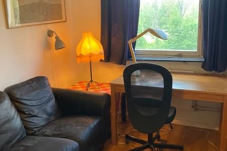 Möblerat rum nära Södertörns högskola