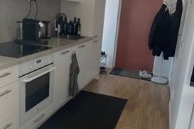 Möblerad studio i Norra Hässelby
