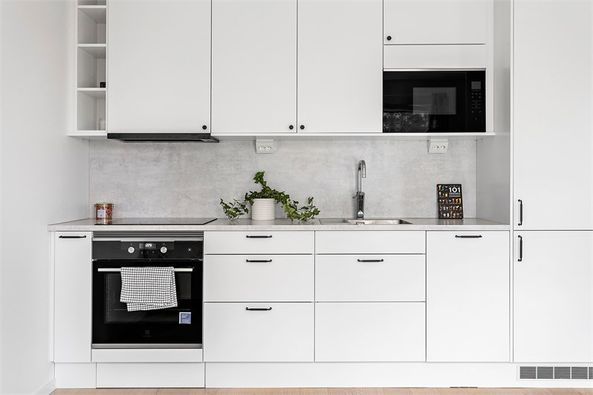 Möblerad nyproduktion i Solna nära pendel
