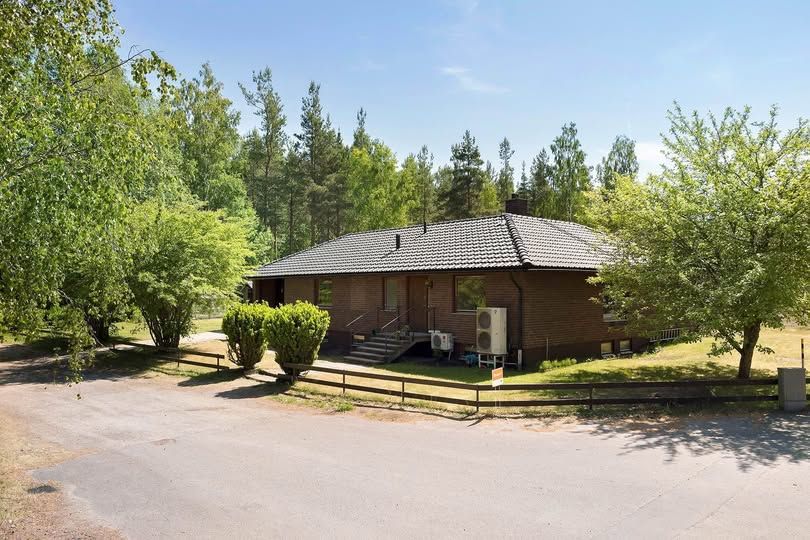 Rymlig familjevilla i Bäckhammar uthyres