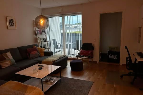 Charmig 2:a med balkong i Annedal, Bromma