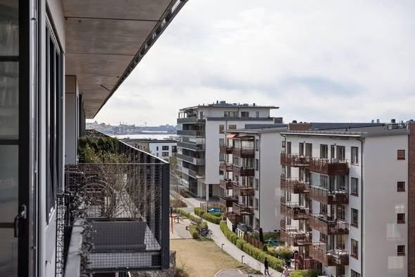 Lyxig 2:a med balkong på Kvarnholmen