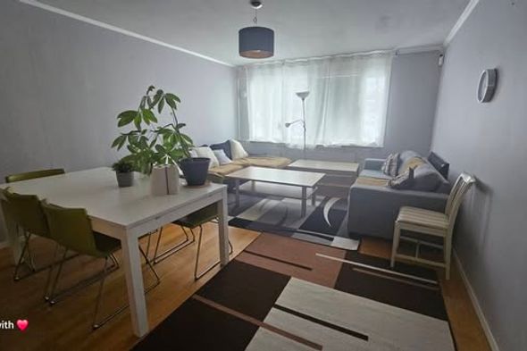 Nyrenoverad 2:a i Råby Centrum