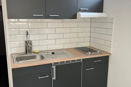 Mysig etta i villaområde med parkering