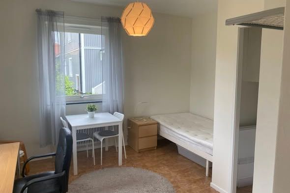 Rum med pentry i Fålhagen nära centrum