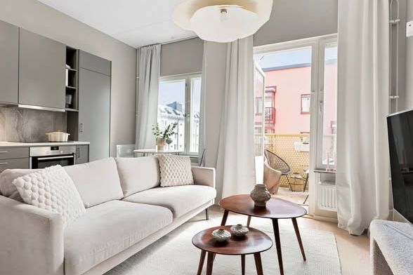 Modern 1,5:a med balkong i Sollentuna