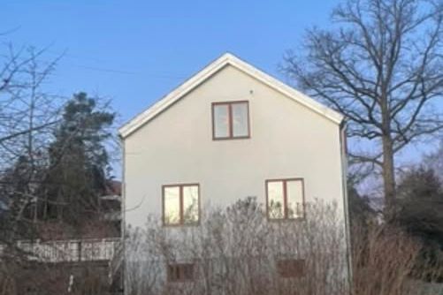 Unik villa-ovanvåning i Älvsjö