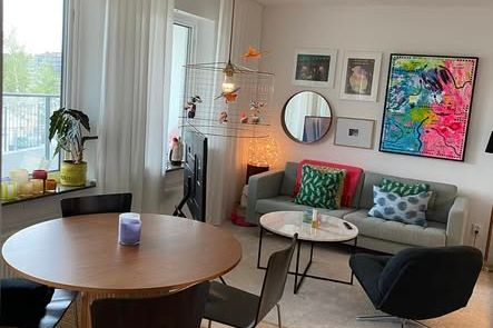 1,5a med stor balkong vid Mörby C