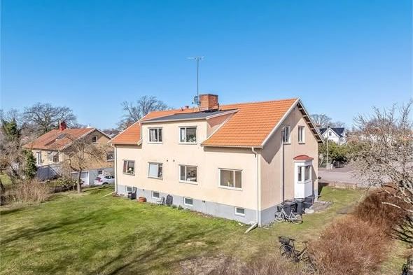 2 rok i centrala Borgholm med trädgård