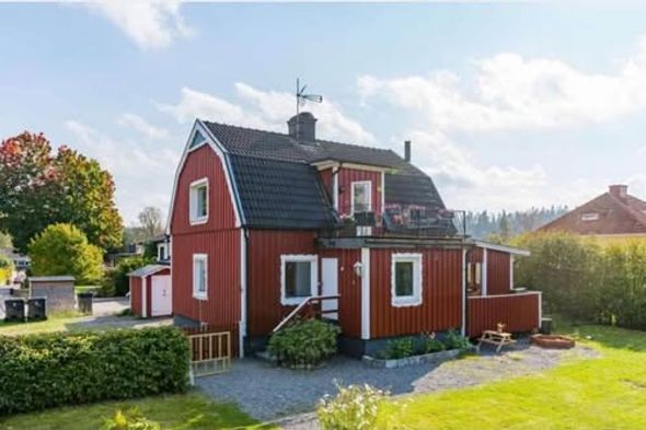 Familjevilla i Svaneholm nära badsjö