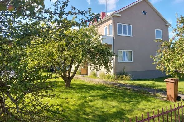 2:a med balkong nära centrum Örebro