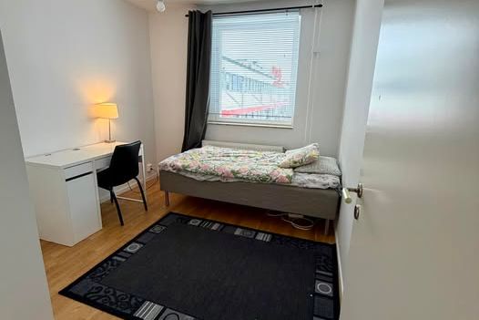 1 min to pendeltåg – 4600kr i Skogås