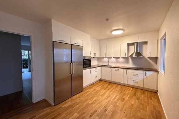 Renoverad 2:a i markplan med uteplats