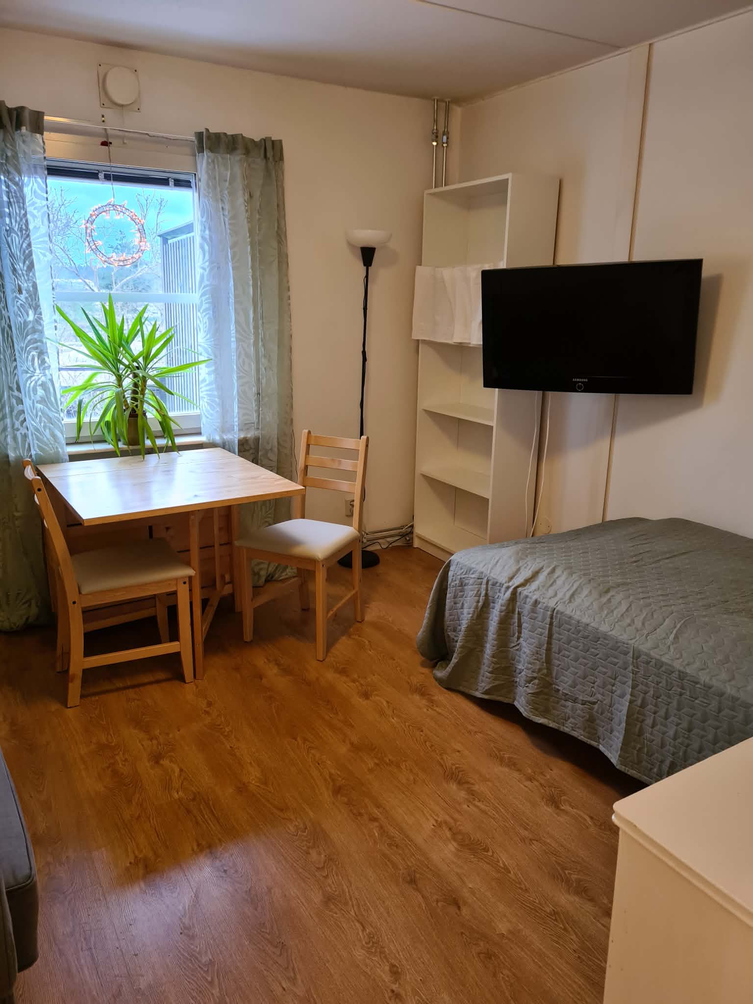 Liten lägenhet med sjöutsikt i Gustavsberg