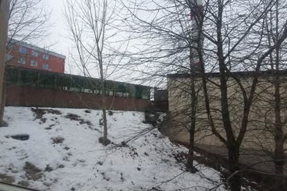 Studentetta i Flemingsberg nära pendeln