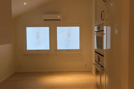 Charmig 2:a med egen gård i Vallentuna