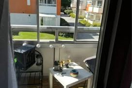 Kvinnlig inneboende i Upplands Väsby