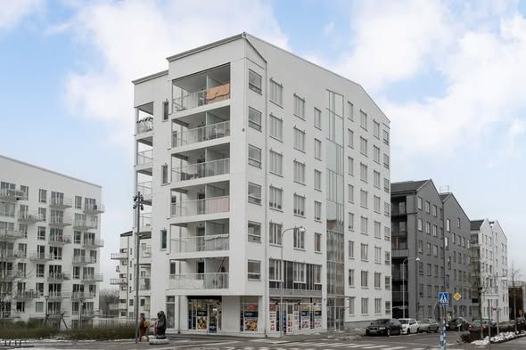 Nybyggd 1:a med stor balkong i Kista