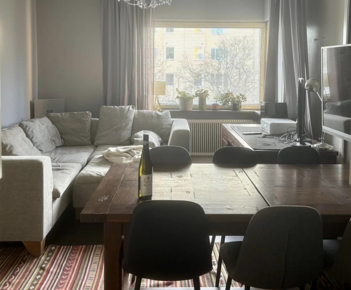 Modern 3 rok i Ursvik med balkong och p-plats