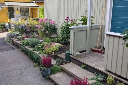 Möblerat radhus med trädgård i Kista