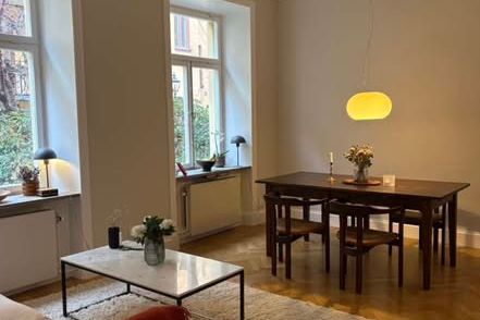 Charmigt rum i Östermalm nära grönska