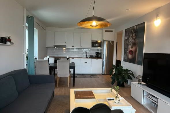 Ljus 2:a med balkong i Barkarbystaden