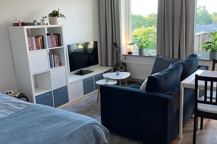 Nybyggd 1:a med balkong i Norra Fäladen
