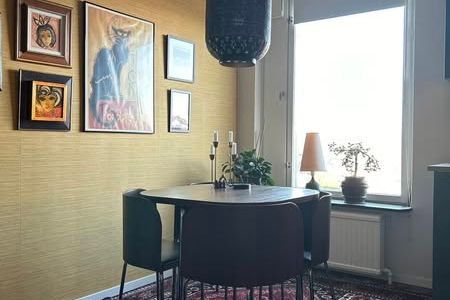Mysig 2:a i Saltsjöbaden med balkong
