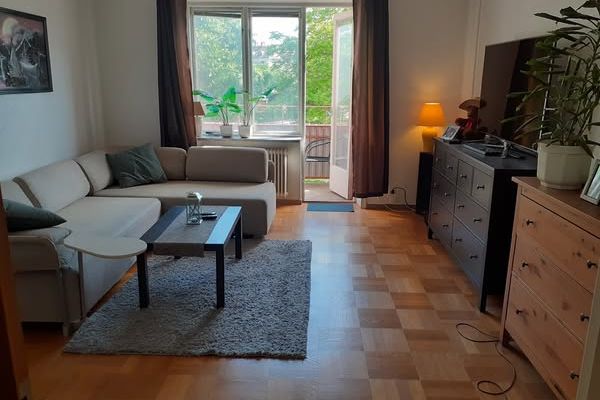 Möblerad 1,5:a med balkong centralt i Örebro