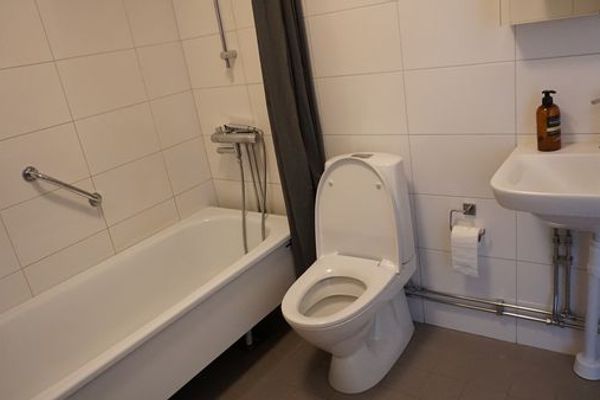 Möblerat rum uthyres nära Täby C
