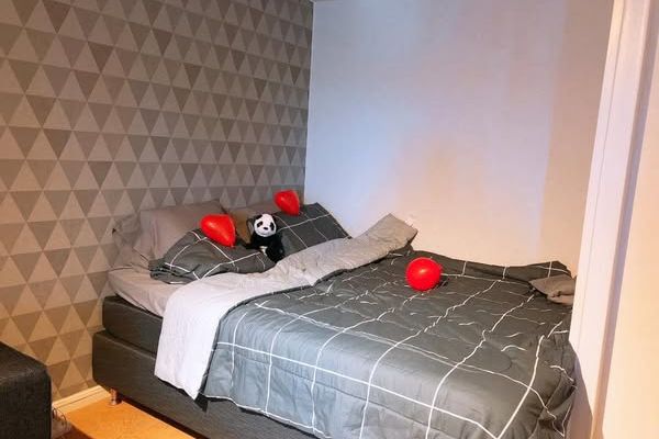 Möblerad 1:a nära T-bana, perfekt för par
