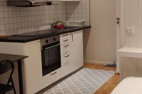 Möblerad studio i Skärholmen nära t-bana
