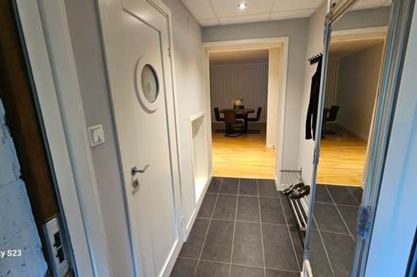 Ljus 2 rok i villa med uteplats, Viby
