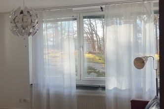 Stort rum med uteplats i Bergshamra